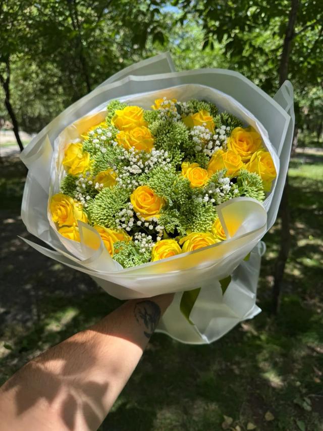 Chrysanthemum and roses | ծաղիկներ, ծաղկեպսակներ, բույսեր - առաքում Երևան